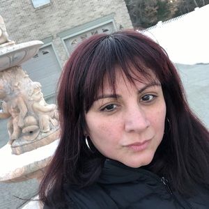 Meet your Posher, Claudia